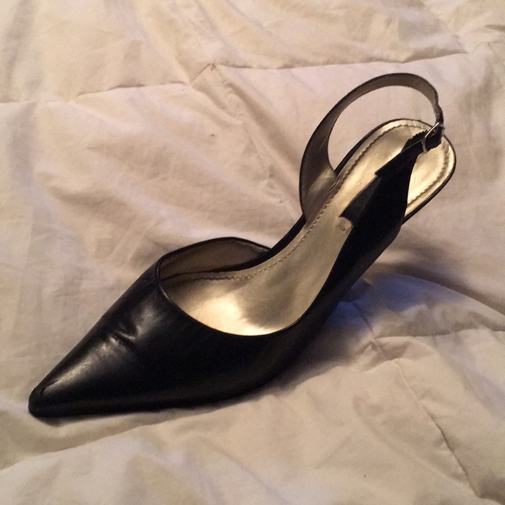 Nine West size 8 black sling back heels